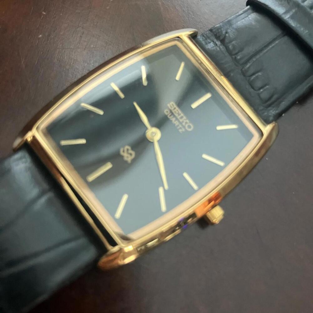 Seiko Gold Case with Black Strap Watch 33mm NOS Rare Barrel Tonneau Slim Tank
